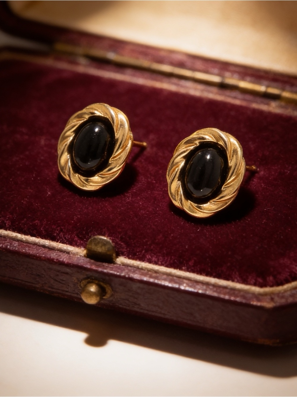 Vintage Gold-Tone Black Cabochon Pierced Earrings 1980s Rope Border Chic